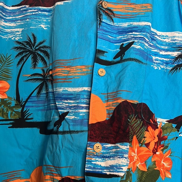 Men’s Short Sleeve Button Down - Picture 3 of 8